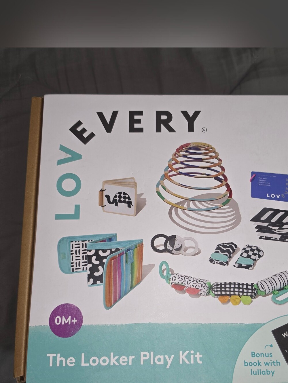 Lovevery The Looker Play Kit - Multicolor